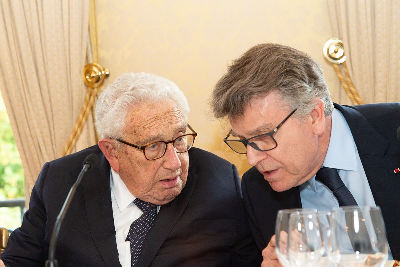 discussion entre Henry Kissinger et Thierry de Montbrial en 2019